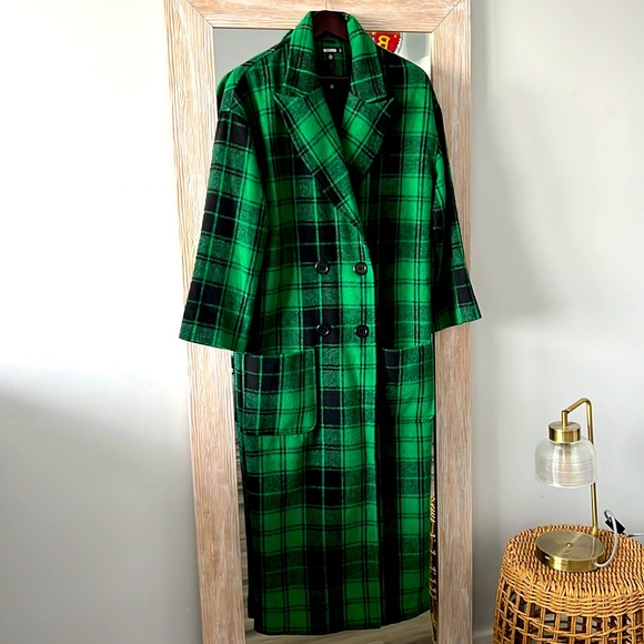 Green misguided oversized trench. - Picture 2 of 4